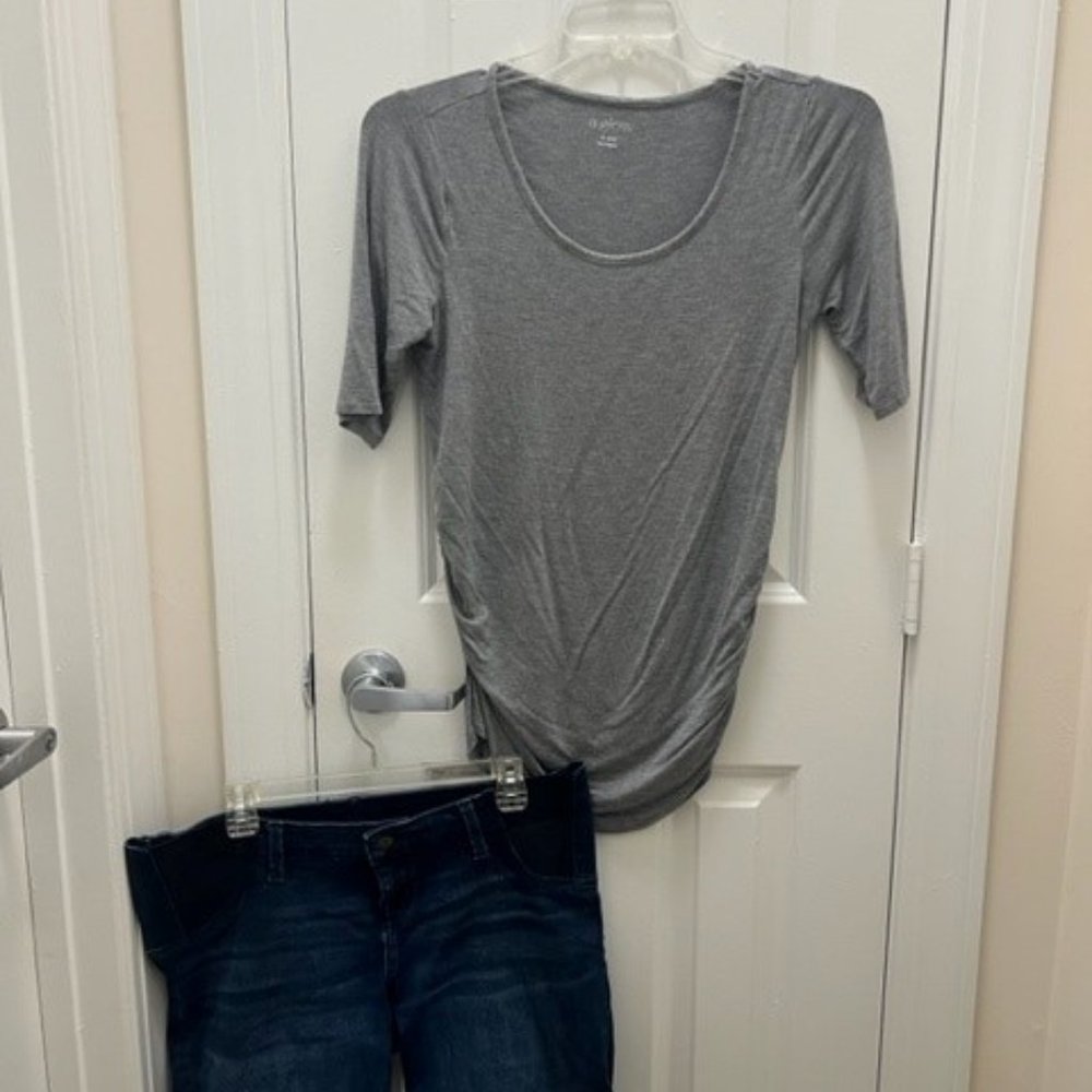 Maternity tee and short set